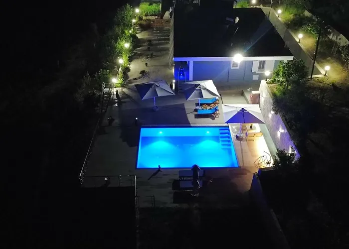 Villa Panorama - Private Swimming Pool & Parking